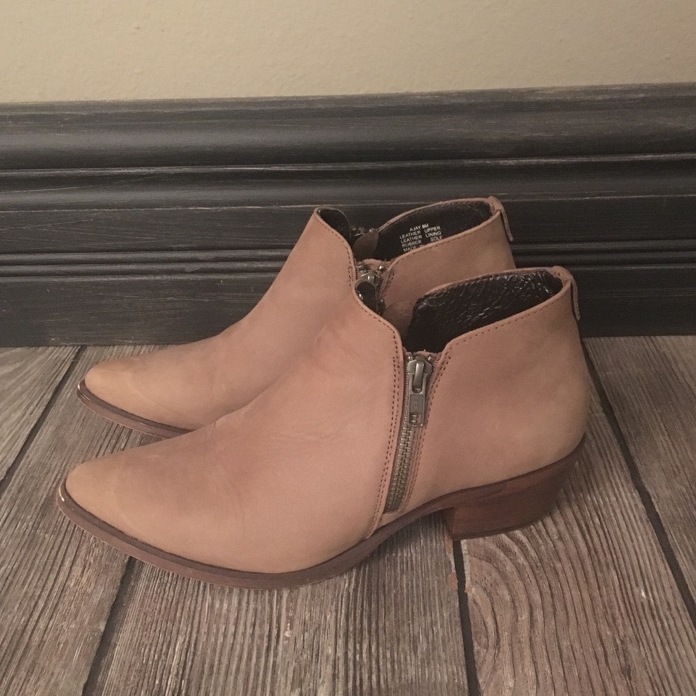Steve Madden Tan Booties